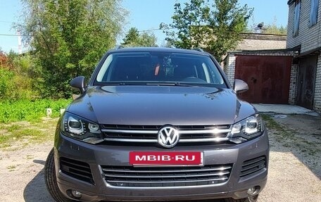 Volkswagen Touareg III, 2012 год, 2 500 000 рублей, 2 фотография