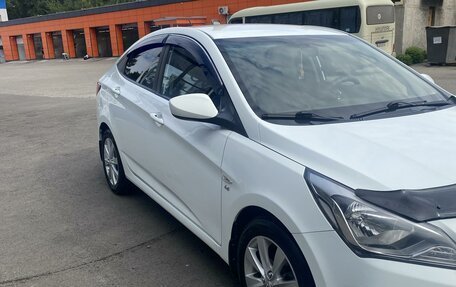 Hyundai Solaris II рестайлинг, 2015 год, 1 150 000 рублей, 2 фотография