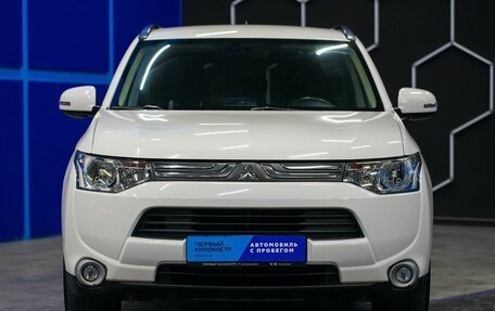 Mitsubishi Outlander III рестайлинг 3, 2013 год, 1 730 000 рублей, 4 фотография