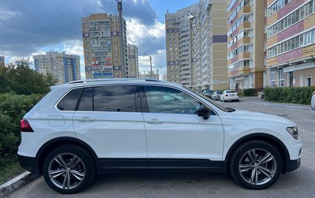 Volkswagen Tiguan II, 2019 год, 2 788 000 рублей, 2 фотография