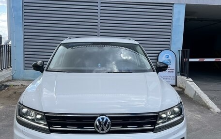 Volkswagen Tiguan II, 2019 год, 2 788 000 рублей, 1 фотография