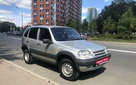 Chevrolet Niva I рестайлинг, 2003 год, 210 000 рублей, 2 фотография