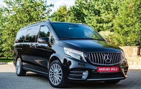 Mercedes-Benz V-Класс, 2018 год, 5 500 000 рублей, 3 фотография