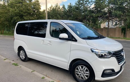 Hyundai H-1 II рестайлинг, 2019 год, 4 190 000 рублей, 2 фотография