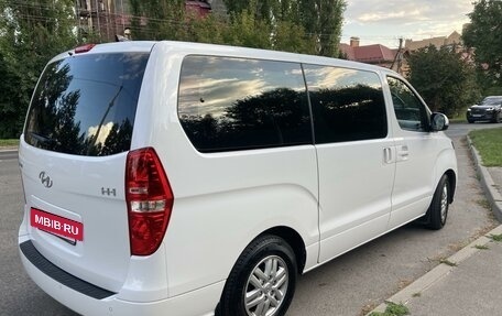 Hyundai H-1 II рестайлинг, 2019 год, 4 190 000 рублей, 4 фотография