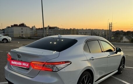 Toyota Camry, 2021 год, 3 670 000 рублей, 4 фотография