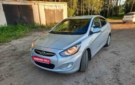 Hyundai Solaris II рестайлинг, 2013 год, 660 000 рублей, 3 фотография