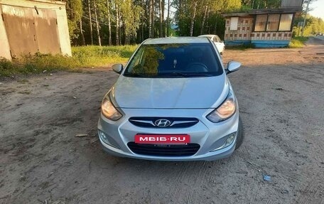 Hyundai Solaris II рестайлинг, 2013 год, 660 000 рублей, 2 фотография