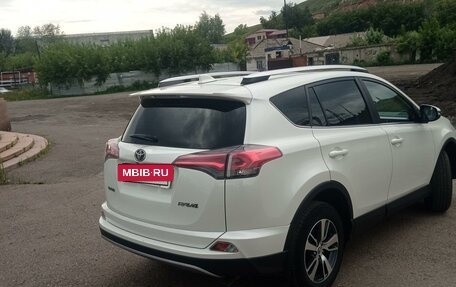 Toyota RAV4, 2017 год, 2 563 000 рублей, 3 фотография