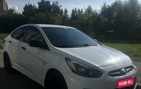 Hyundai Solaris II рестайлинг, 2013 год, 725 000 рублей, 2 фотография