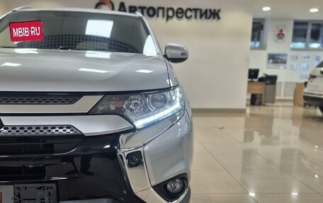 Mitsubishi Outlander III рестайлинг 3, 2021 год, 2 790 000 рублей, 4 фотография