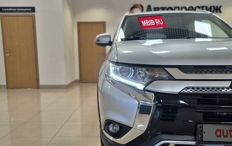 Mitsubishi Outlander III рестайлинг 3, 2021 год, 2 790 000 рублей, 5 фотография