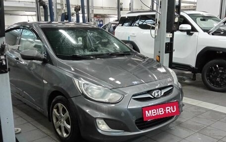 Hyundai Solaris II рестайлинг, 2011 год, 588 000 рублей, 2 фотография