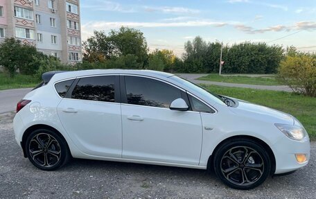 Opel Astra J, 2011 год, 730 000 рублей, 5 фотография