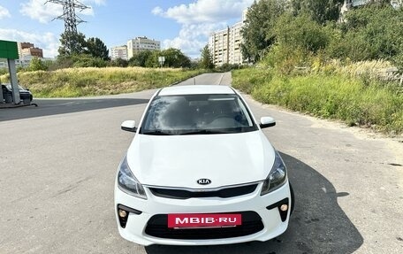 KIA Rio IV, 2018 год, 1 350 000 рублей, 2 фотография