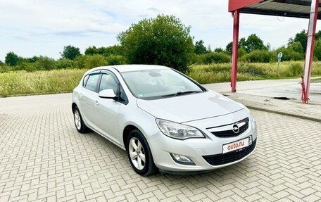 Opel Astra J, 2010 год, 817 000 рублей, 2 фотография