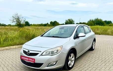 Opel Astra J, 2010 год, 817 000 рублей, 3 фотография