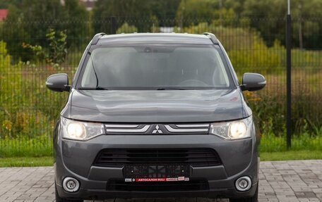 Mitsubishi Outlander III рестайлинг 3, 2013 год, 1 595 000 рублей, 2 фотография