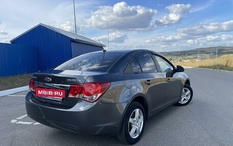 Chevrolet Cruze II, 2010 год, 735 000 рублей, 2 фотография