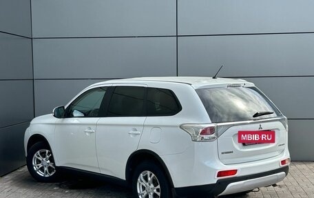 Mitsubishi Outlander III рестайлинг 3, 2014 год, 1 589 000 рублей, 3 фотография