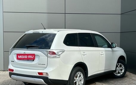 Mitsubishi Outlander III рестайлинг 3, 2014 год, 1 589 000 рублей, 5 фотография