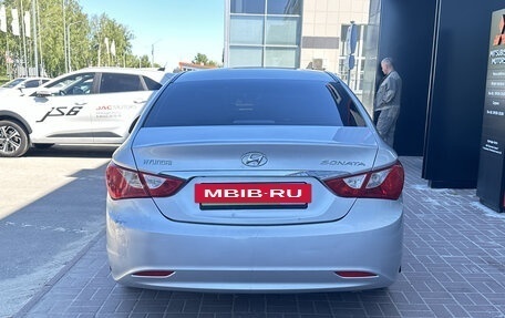 Hyundai Sonata VI, 2010 год, 812 000 рублей, 3 фотография