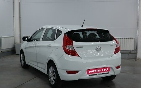 Hyundai Solaris II рестайлинг, 2013 год, 850 000 рублей, 4 фотография