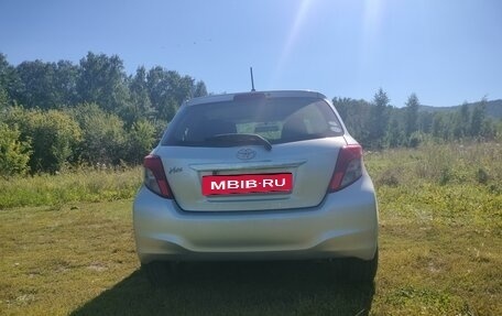 Toyota Vitz, 2011 год, 800 000 рублей, 3 фотография