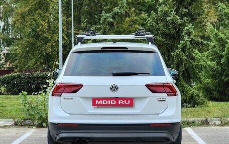 Volkswagen Tiguan II, 2018 год, 3 150 000 рублей, 4 фотография