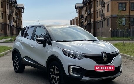 Renault Kaptur I рестайлинг, 2016 год, 1 550 000 рублей, 2 фотография