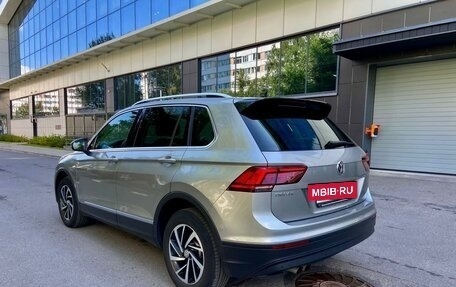 Volkswagen Tiguan II, 2018 год, 2 199 000 рублей, 4 фотография