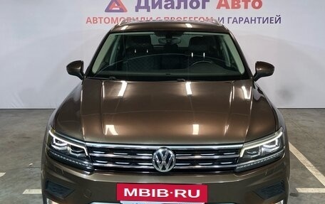 Volkswagen Tiguan II, 2017 год, 2 649 000 рублей, 2 фотография