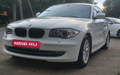 BMW 1 серия, 2011 год, 1 080 000 рублей, 3 фотография