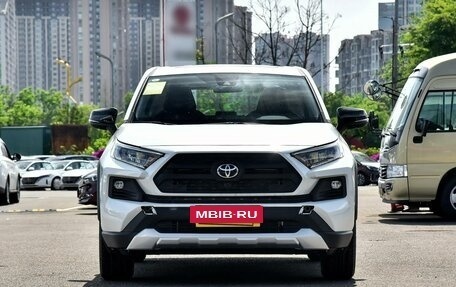 Toyota RAV4, 2024 год, 3 790 000 рублей, 3 фотография