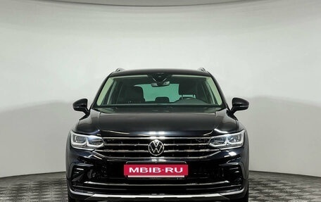 Volkswagen Tiguan II, 2021 год, 2 940 000 рублей, 2 фотография