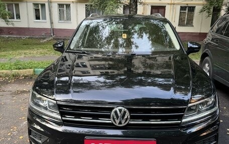 Volkswagen Tiguan II, 2017 год, 2 450 000 рублей, 3 фотография