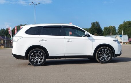 Mitsubishi Outlander III рестайлинг 3, 2014 год, 1 850 000 рублей, 6 фотография