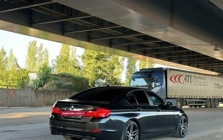 BMW 5 серия, 2012 год, 2 400 000 рублей, 4 фотография