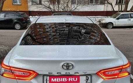 Toyota Camry, 2018 год, 2 800 000 рублей, 3 фотография