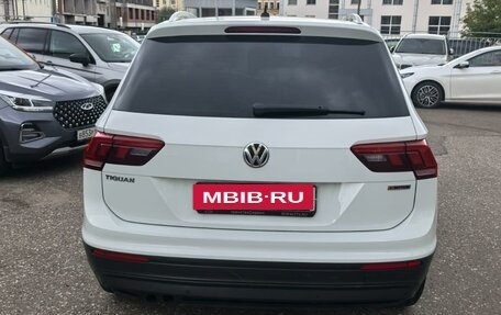 Volkswagen Tiguan II, 2018 год, 2 450 000 рублей, 2 фотография