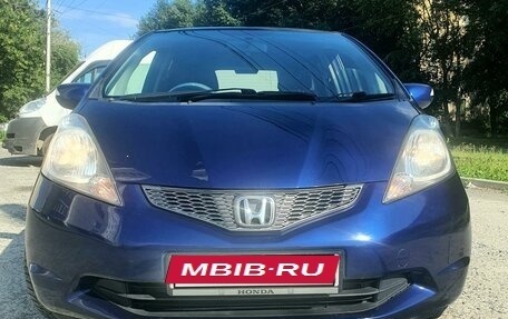 Honda Fit III, 2010 год, 950 000 рублей, 2 фотография