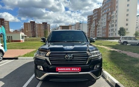 Toyota Land Cruiser 200, 2017 год, 6 500 000 рублей, 2 фотография