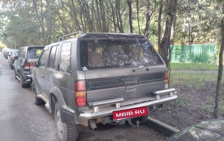 Nissan Terrano II рестайлинг, 1992 год, 550 000 рублей, 2 фотография