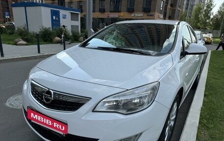 Opel Astra J, 2010 год, 950 000 рублей, 2 фотография