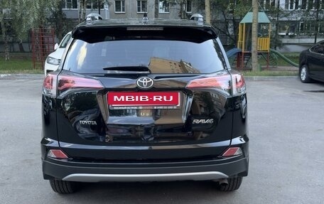 Toyota RAV4, 2018 год, 2 990 000 рублей, 6 фотография