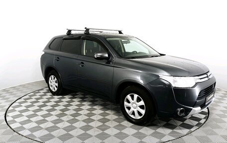 Mitsubishi Outlander III рестайлинг 3, 2014 год, 1 590 000 рублей, 3 фотография