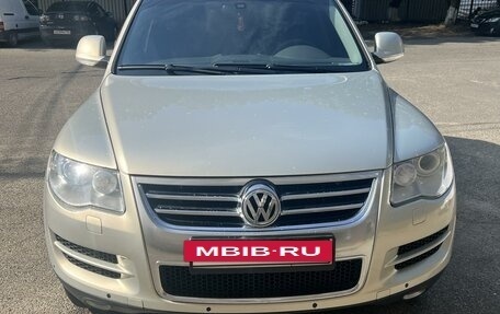 Volkswagen Touareg III, 2009 год, 1 450 000 рублей, 2 фотография