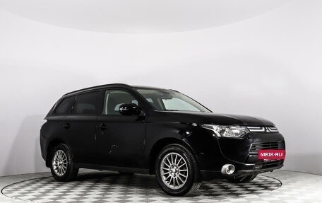 Mitsubishi Outlander III рестайлинг 3, 2012 год, 989 000 рублей, 3 фотография