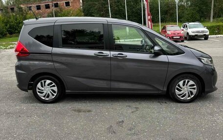 Honda Freed II, 2019 год, 1 690 000 рублей, 4 фотография