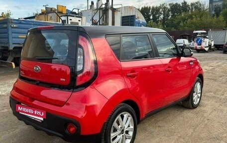 KIA Soul II рестайлинг, 2017 год, 900 000 рублей, 4 фотография